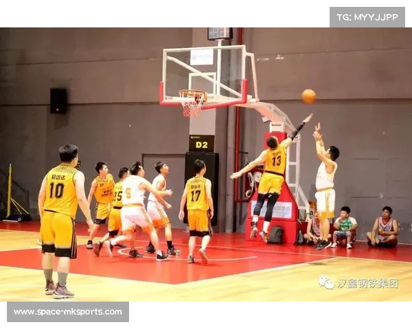 金华联赛村民包车观赛,八旬老人首现球场热泪盈眶